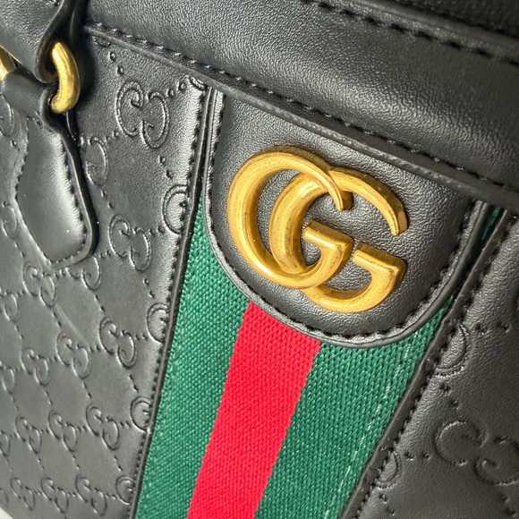 Gucci Black Embossed Shoulder Bag with Red and Green Accent - Picture 17 of 17